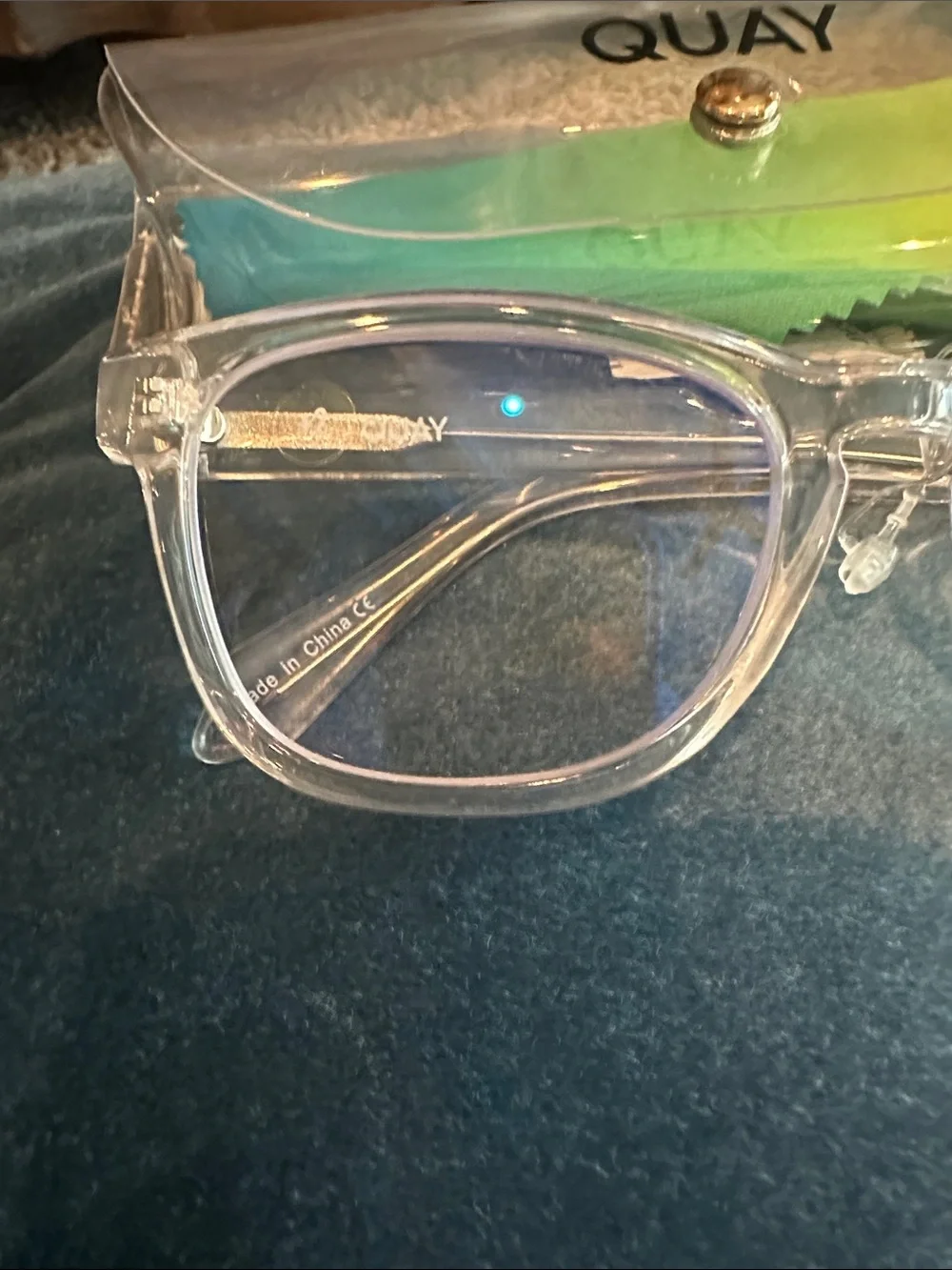 Quay Australia Clear Frame blue light Reading Glasses with  Case